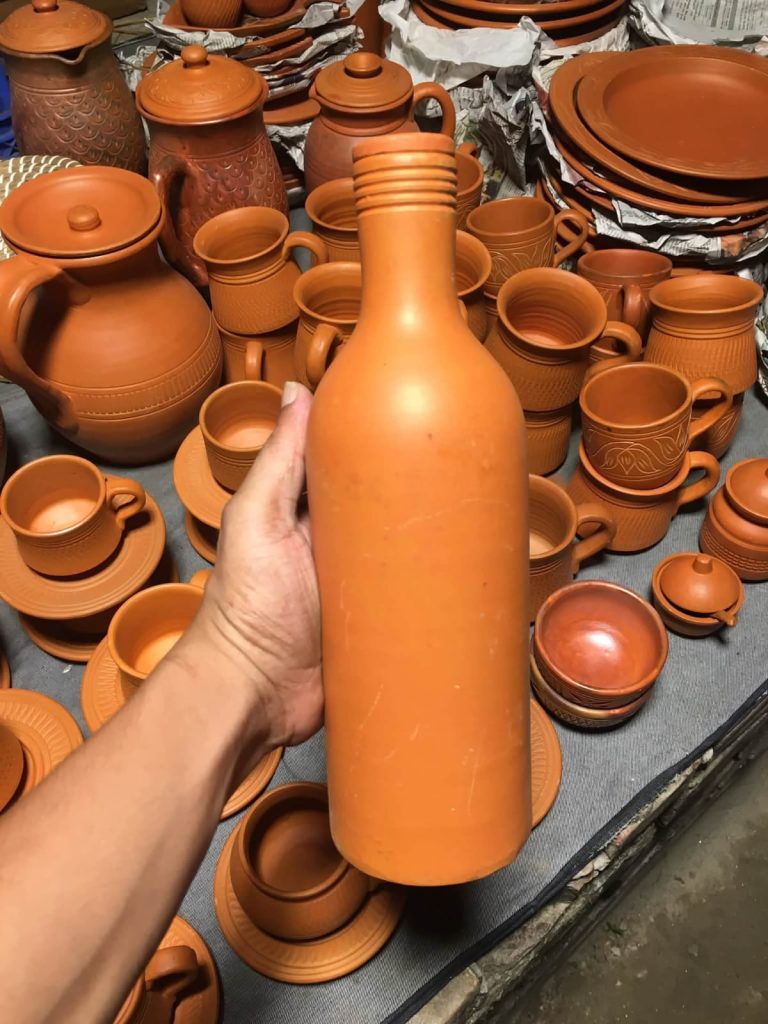 পানির বোতল